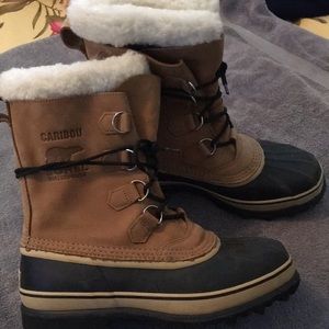 Caribou Sorel Waterproof Boots size 10
